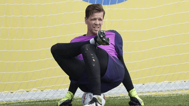 与圣安德鲁, 任第三门将, 目前正随美 与圣安德鲁, 任第三门将, 目前正随美