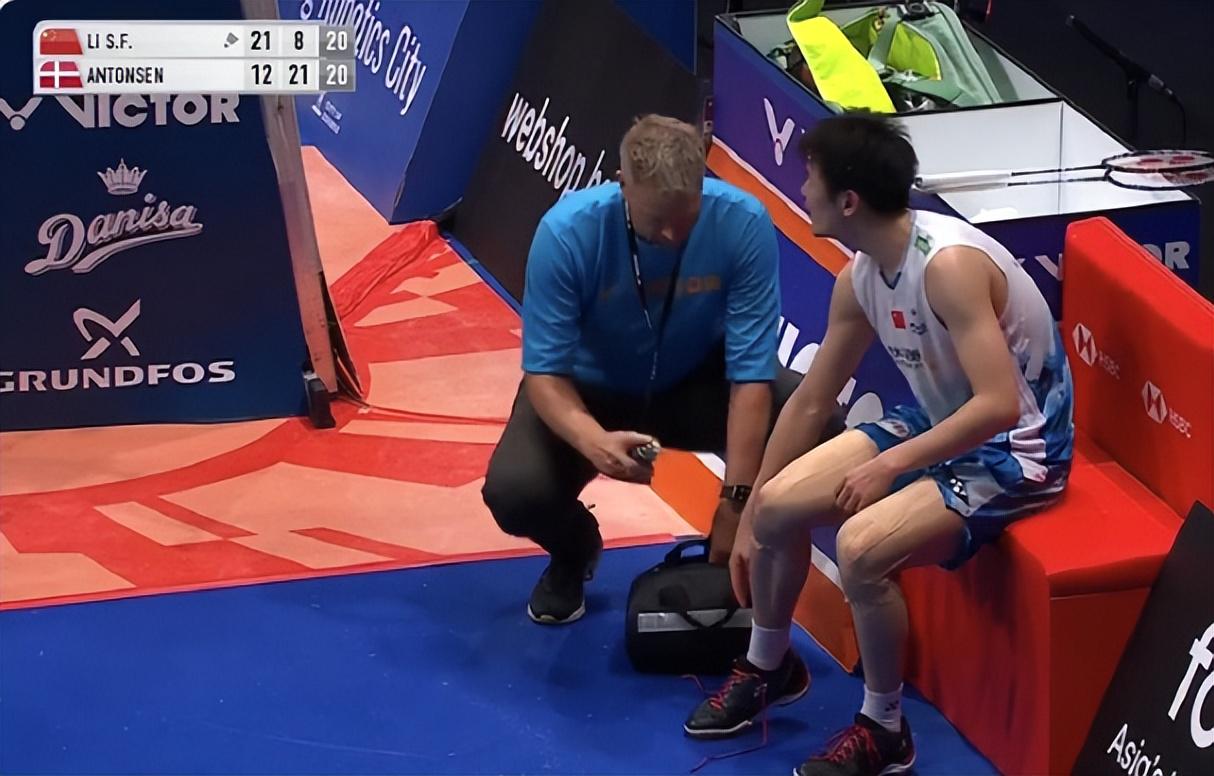 原因是他右 原因是他右