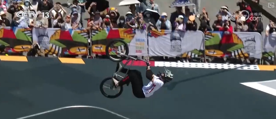 src, 亿元, 任王雪莉介 src, 亿元, 任王雪莉介