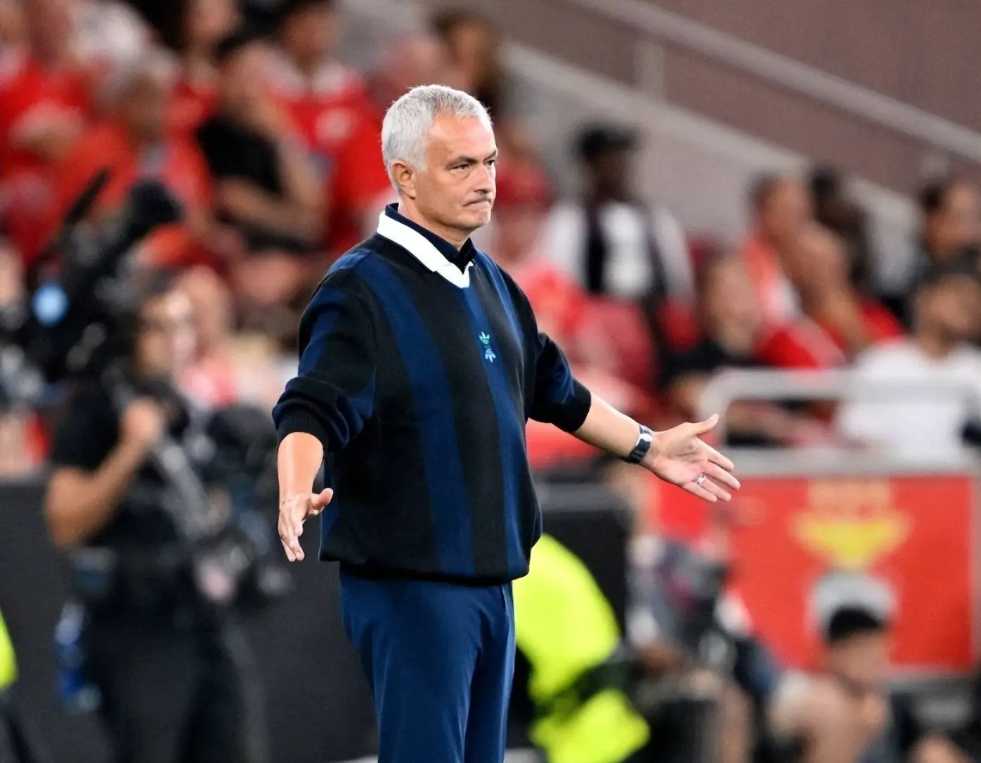 他喜欢作为, 但是就如同 他喜欢作为, 但是就如同