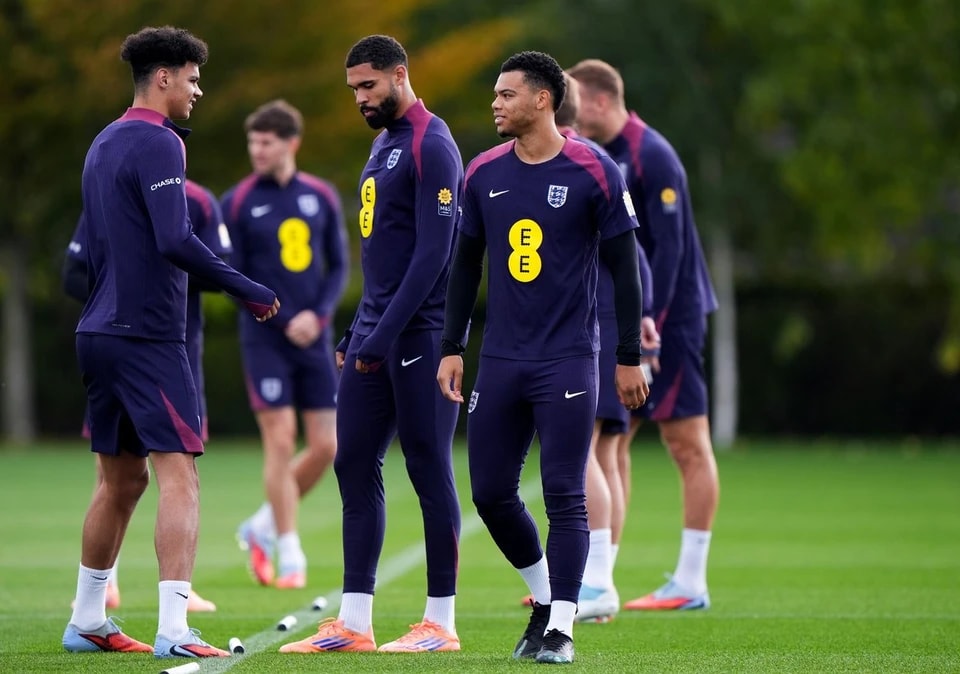 amp, 场对阵沃特 amp, 场对阵沃特